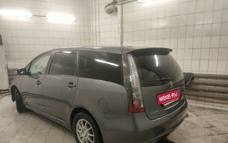 Mitsubishi Grandis, 2008 год, 3 фотография