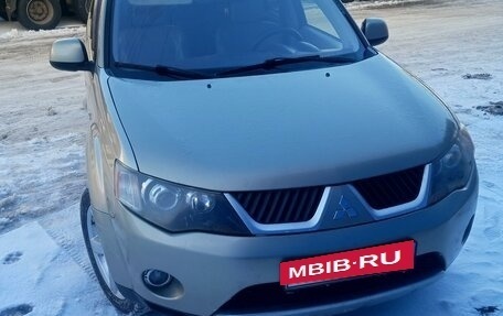 Mitsubishi Outlander III рестайлинг 3, 2008 год, 890 000 рублей, 4 фотография