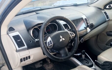 Mitsubishi Outlander III рестайлинг 3, 2008 год, 890 000 рублей, 6 фотография