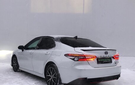 Toyota Camry, 2021 год, 3 470 000 рублей, 7 фотография