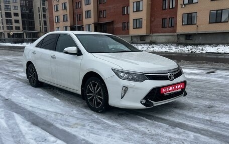 Toyota Camry, 2017 год, 2 570 000 рублей, 2 фотография