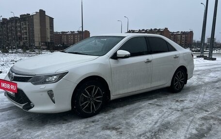 Toyota Camry, 2017 год, 2 570 000 рублей, 3 фотография