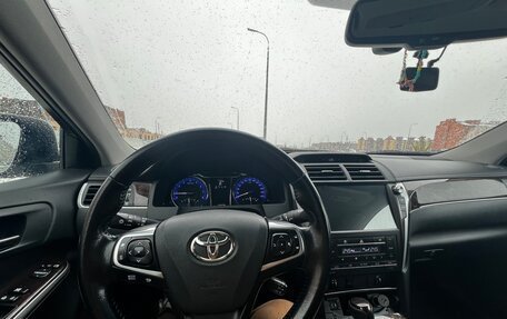 Toyota Camry, 2017 год, 2 570 000 рублей, 10 фотография