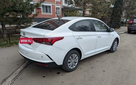 Hyundai Solaris II рестайлинг, 2021 год, 1 715 000 рублей, 3 фотография