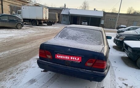 Mercedes-Benz E-Класс, 1998 год, 190 000 рублей, 4 фотография