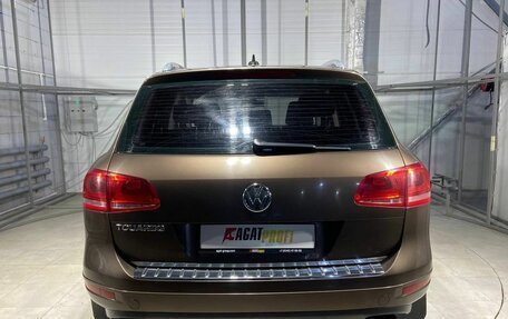 Volkswagen Touareg III, 2011 год, 1 899 000 рублей, 6 фотография