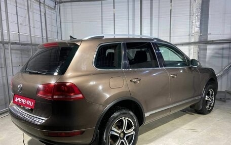 Volkswagen Touareg III, 2011 год, 1 899 000 рублей, 5 фотография