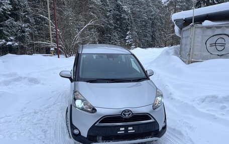 Toyota Sienta II, 2015 год, 1 390 000 рублей, 5 фотография