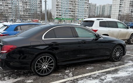 Mercedes-Benz E-Класс, 2018 год, 3 600 000 рублей, 6 фотография