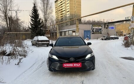 Toyota Camry, 2018 год, 2 650 000 рублей, 2 фотография