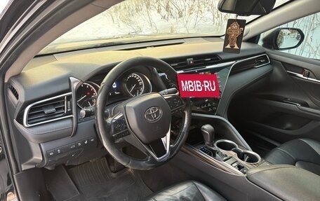 Toyota Camry, 2018 год, 2 650 000 рублей, 10 фотография