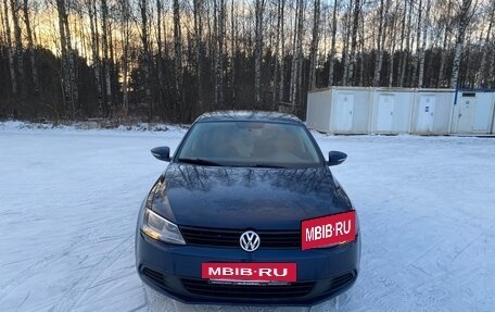 Volkswagen Jetta VI, 2012 год, 990 000 рублей, 2 фотография