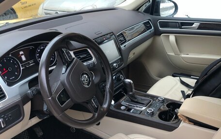 Volkswagen Touareg III, 2014 год, 3 290 000 рублей, 3 фотография