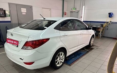 Hyundai Solaris II рестайлинг, 2011 год, 887 000 рублей, 7 фотография