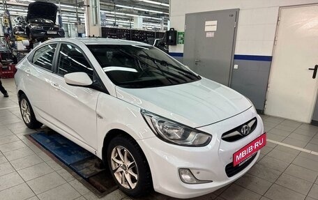 Hyundai Solaris II рестайлинг, 2011 год, 887 000 рублей, 4 фотография