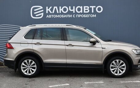 Volkswagen Tiguan II, 2017 год, 2 240 000 рублей, 5 фотография