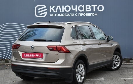 Volkswagen Tiguan II, 2017 год, 2 240 000 рублей, 2 фотография