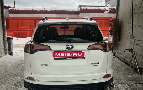 Toyota RAV4, 2018 год, 2 500 000 рублей, 2 фотография