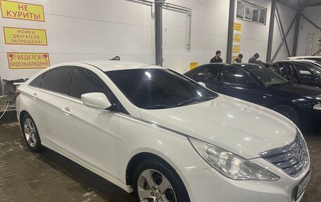 Hyundai Sonata VI, 2011 год, 1 190 000 рублей, 2 фотография