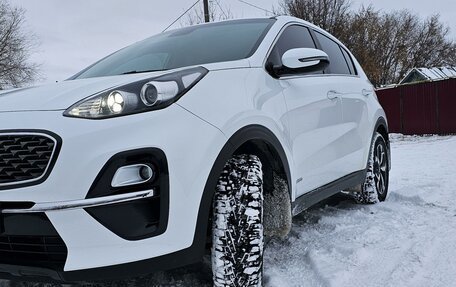 KIA Sportage IV рестайлинг, 2019 год, 2 370 000 рублей, 4 фотография