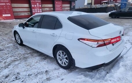 Toyota Camry, 2018 год, 2 400 000 рублей, 8 фотография