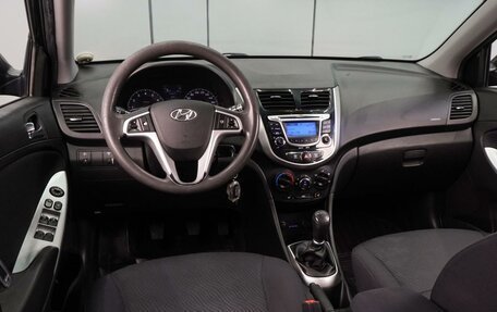 Hyundai Solaris II рестайлинг, 2012 год, 818 000 рублей, 6 фотография