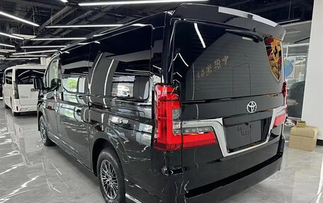 Toyota HiAce H300, 2023 год, 10 000 777 рублей, 6 фотография