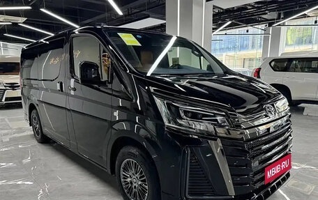 Toyota HiAce H300, 2023 год, 10 000 777 рублей, 3 фотография