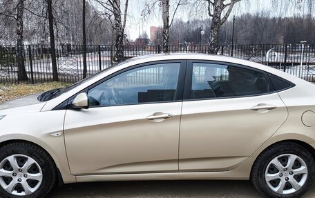 Hyundai Solaris II рестайлинг, 2013 год, 1 000 000 рублей, 2 фотография