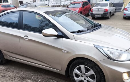 Hyundai Solaris II рестайлинг, 2013 год, 1 000 000 рублей, 4 фотография