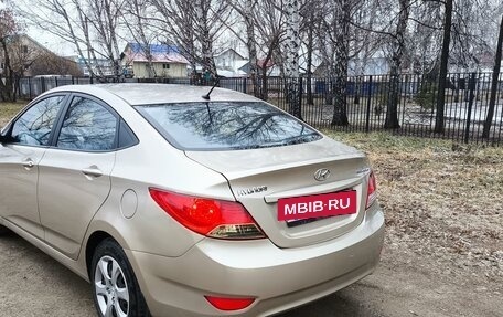 Hyundai Solaris II рестайлинг, 2013 год, 1 000 000 рублей, 3 фотография