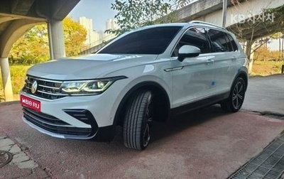 Volkswagen Tiguan II, 2021 год, 2 700 000 рублей, 1 фотография