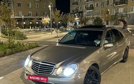 Mercedes-Benz E-Класс, 2005 год, 900 000 рублей, 3 фотография