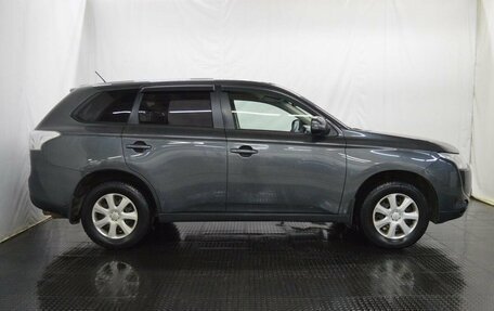 Mitsubishi Outlander III рестайлинг 3, 2013 год, 1 555 000 рублей, 4 фотография