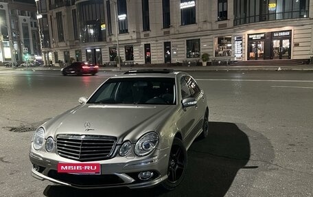 Mercedes-Benz E-Класс, 2005 год, 900 000 рублей, 11 фотография