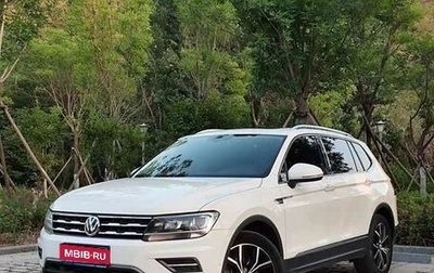 Volkswagen Tiguan II, 2021 год, 2 700 000 рублей, 1 фотография