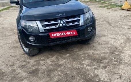 Mitsubishi Pajero IV, 2012 год, 2 300 000 рублей, 2 фотография