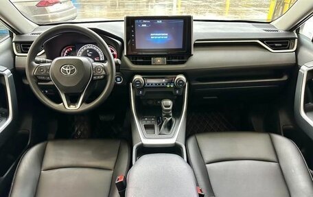 Toyota RAV4, 2020 год, 2 239 000 рублей, 12 фотография