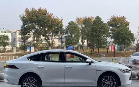 BYD Qin, 2024 год, 2 250 000 рублей, 7 фотография