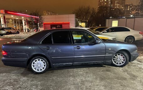 Mercedes-Benz E-Класс, 1998 год, 780 000 рублей, 5 фотография