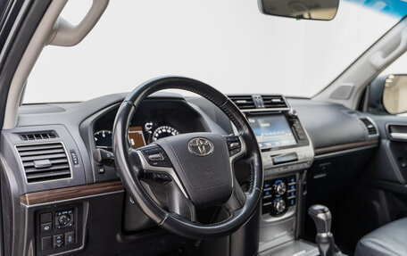 Toyota Land Cruiser Prado 150 рестайлинг 2, 2020 год, 5 630 000 рублей, 9 фотография