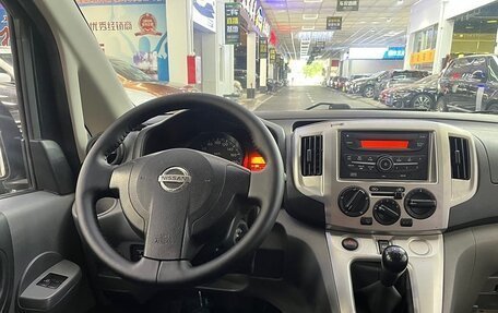 Nissan NV200, 2010 год, 1 550 000 рублей, 9 фотография