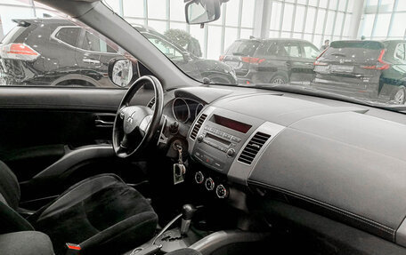 Mitsubishi Outlander III рестайлинг 3, 2010 год, 1 290 000 рублей, 11 фотография