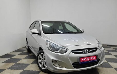 Hyundai Solaris II рестайлинг, 2012 год, 900 000 рублей, 3 фотография