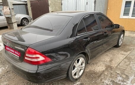 Mercedes-Benz C-Класс, 2006 год, 750 000 рублей, 3 фотография