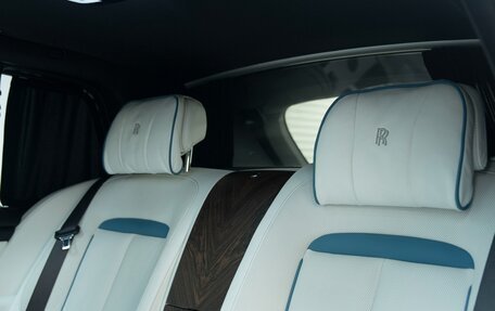 Rolls-Royce Cullinan, 2018 год, 45 000 000 рублей, 15 фотография