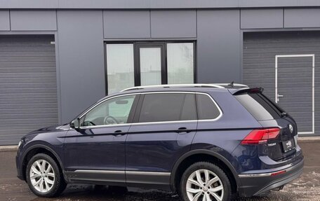 Volkswagen Tiguan II, 2018 год, 2 448 000 рублей, 3 фотография