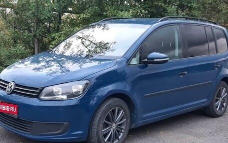 Volkswagen Touran III, 2012 год, 1 075 000 рублей, 1 фотография