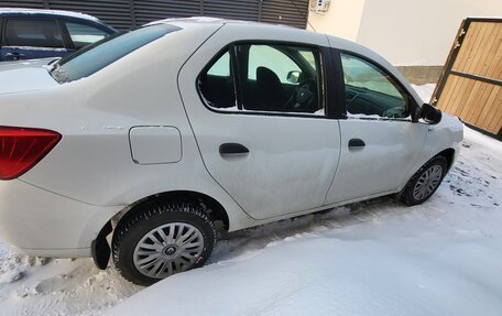 Renault Logan II, 2017 год, 790 000 рублей, 4 фотография