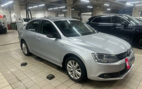 Volkswagen Jetta VI, 2013 год, 1 099 000 рублей, 2 фотография